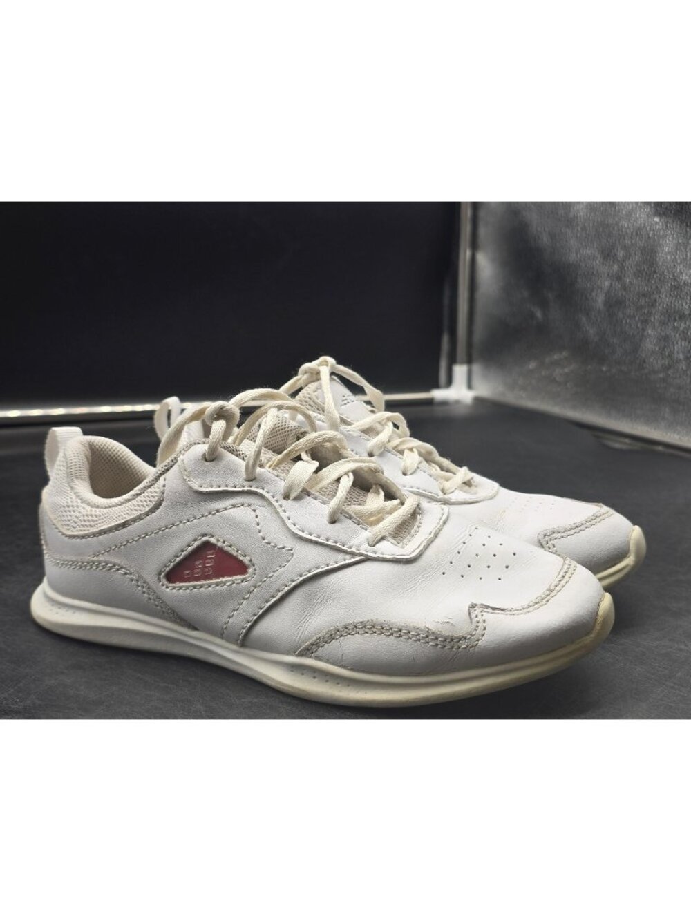 Bcg Shoes Girls Size 2 White Leather Lace Up Casual Athletic Sneakers Damage